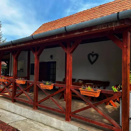 Appartement Poettyoesotthon Vendeghaz Tiszabábolna