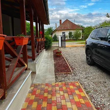 Poettyoesotthon Vendeghaz Appartement Tiszabábolna